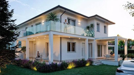 Villa en Forte dei Marmi, Lucca