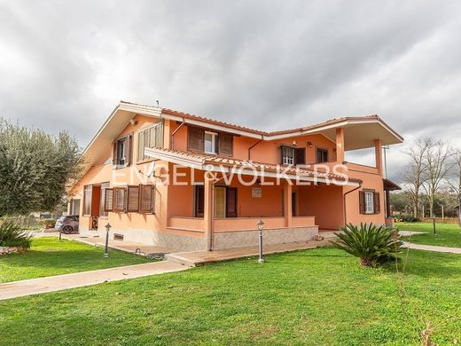 Villa in Ardea, Rome