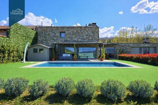 Villa in Bettola, Provincia di Piacenza