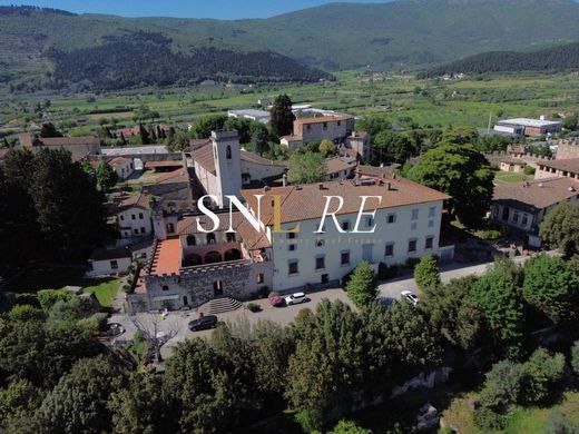 Country House in Calenzano, Florence