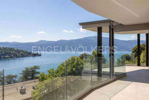 Attico a Laveno-Mombello, Varese