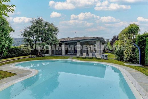 Villa a Capriolo, Brescia