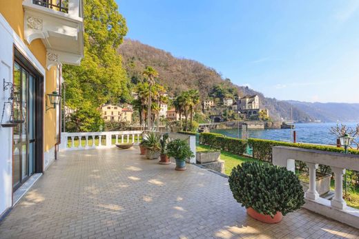 Villa in Maccagno, Provincia di Varese