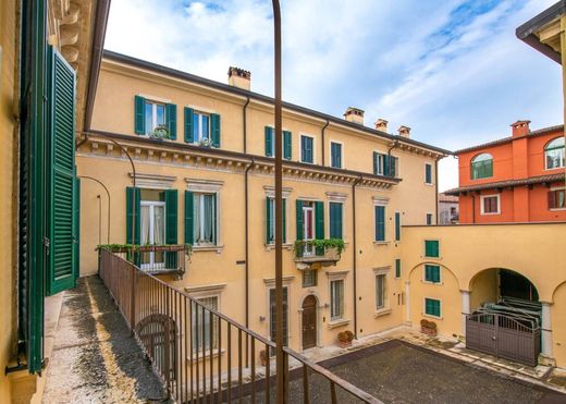 Appartement in Verona, Provincia di Verona