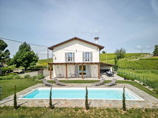 Villa in Nizza Monferrato, Provincia di Asti
