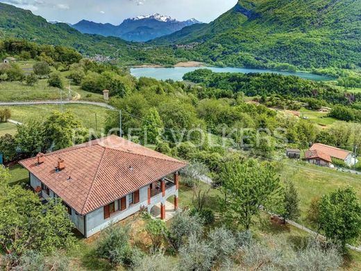 Villa en Carlazzo, Provincia di Como