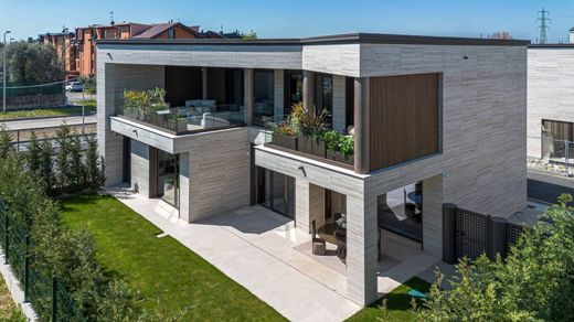 Villa in Burago di Molgora, Provincia di Monza e della Brianza