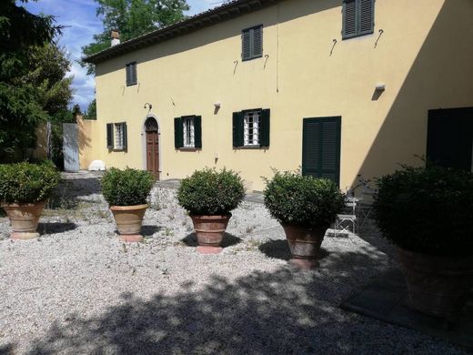 Villa a Crespina Lorenzana, Pisa