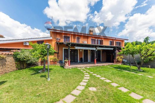 Villa in Rome, Latium