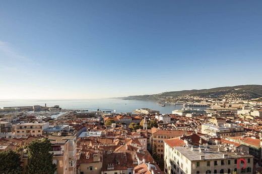 Trieste, Friuli Venezia Giuliaのアパートメント