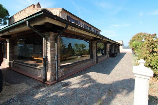 Casa de campo en Torriana, Rímini