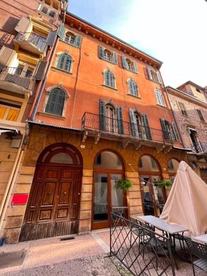 Edificio en Verona, Provincia di Verona