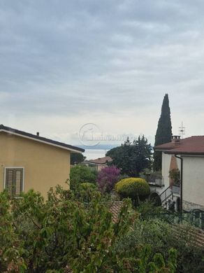 Villa in Bardolino, Provincia di Verona