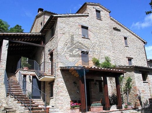 Villa in Smerillo, Province of Fermo
