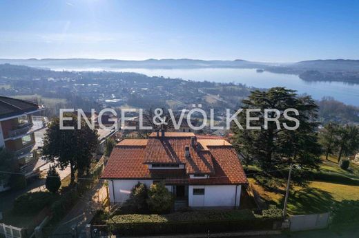 Villa in Comerio, Provincia di Varese