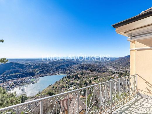Villa in Brunate, Provincia di Como