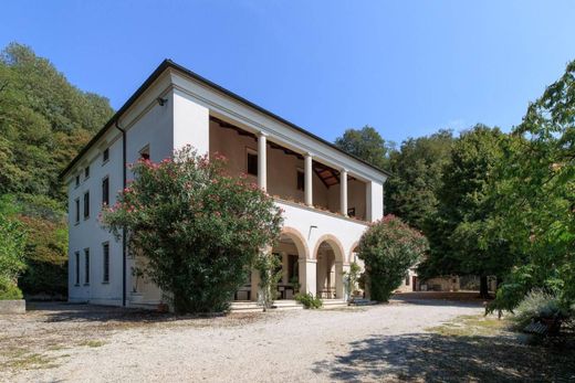 Villa Vicenza, Vicenza ilçesinde