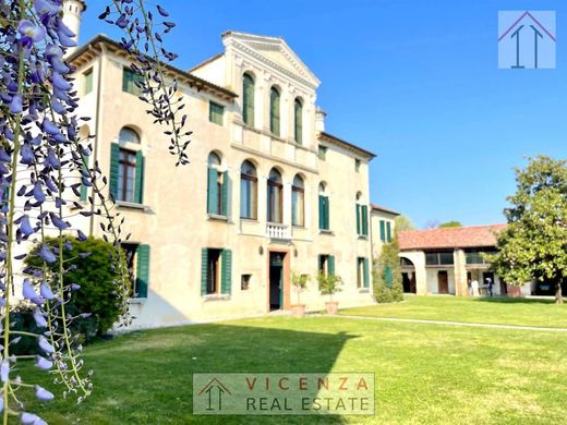 Villa in Caerano di San Marco, Provincia di Treviso