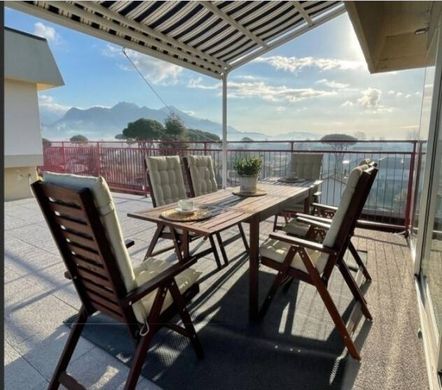 Penthouse Forte dei Marmi, Lucca ilçesinde