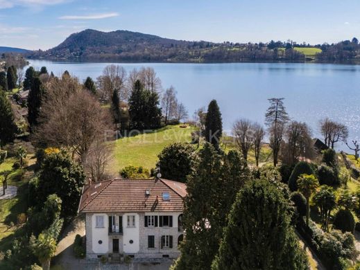 Villa in Travedona Monate, Provincia di Varese