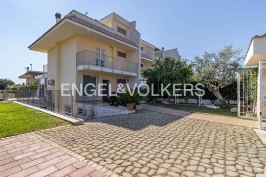 Casa com terraço - Valenzano, Bari