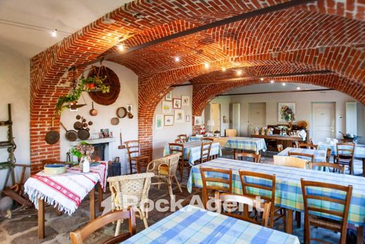 Villa in Dogliani, Provincia di Cuneo