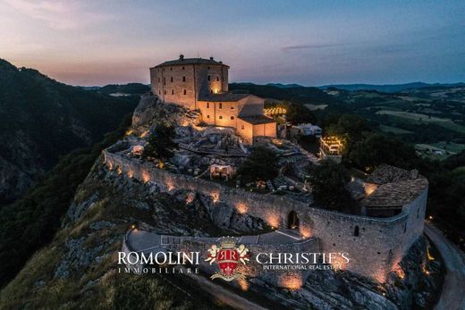 Castillo en Cagli, Pesaro y Urbino