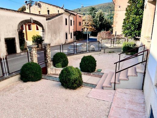 Appartement in Grezzana, Provincia di Verona