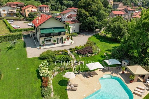 Villa in Porto Valtravaglia, Provincia di Varese