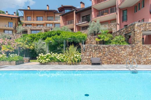 Apartment / Etagenwohnung in Menaggio, Provincia di Como