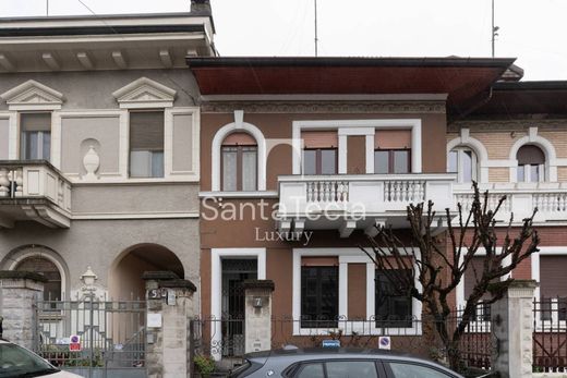 Villa for sale in Milan