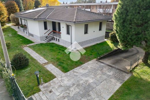 Villa a Olgiate Olona, Varese