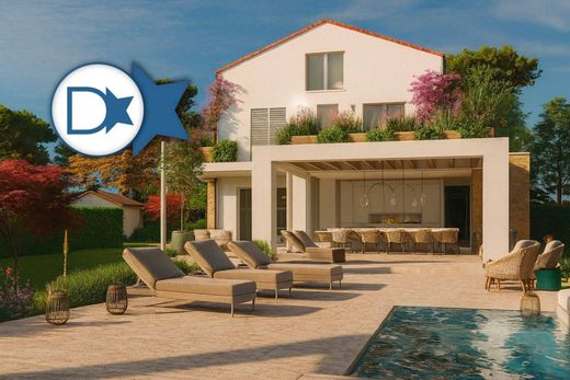 Villa Forte dei Marmi, Lucca ilçesinde