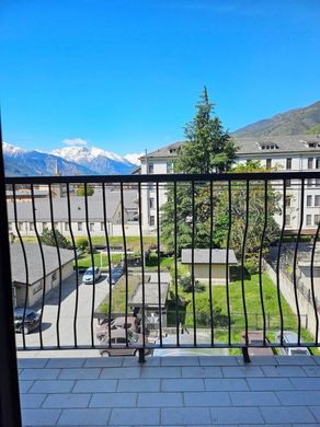 Apartment / Etagenwohnung in Aosta, Valle d'Aosta