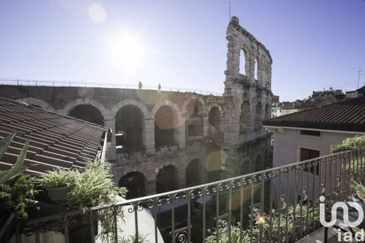 Appartement in Verona, Provincia di Verona