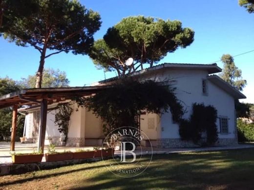 别墅  Sabaudia, 拉蒂纳省