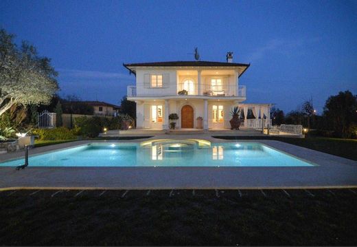 Villa in Pietrasanta, Provincia di Lucca