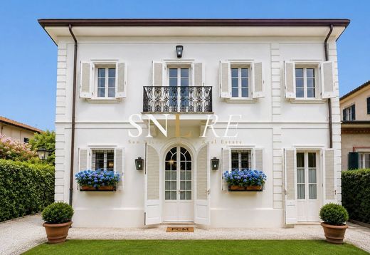 Villa à Forte dei Marmi, Lucques
