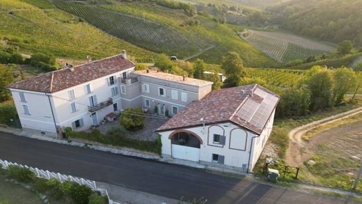 Country House in Canneto Pavese, Provincia di Pavia