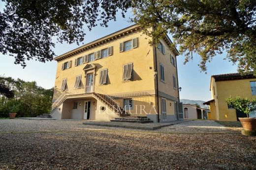 Villa Capannori, Lucca ilçesinde
