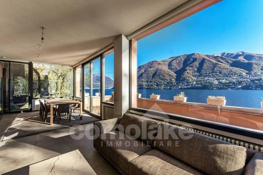 Villa in Brienno, Provincia di Como