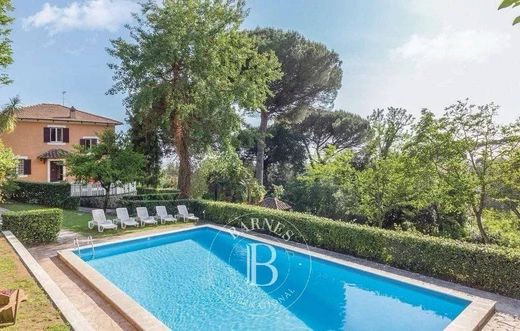 Villa a Nemi, Roma