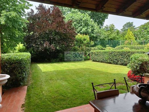 Villa in Gussago, Provincia di Brescia