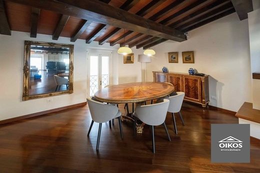 펜트하우스 / Desenzano del Garda, Provincia di Brescia