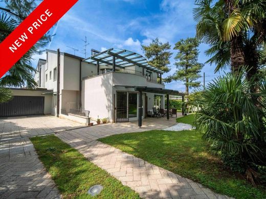 Villa in Gorla Minore, Provincia di Varese