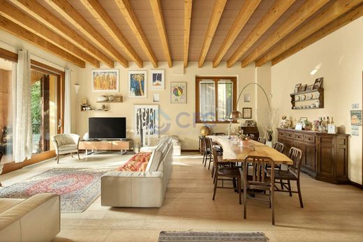 Villa in Brugherio, Province of Monza and Brianza