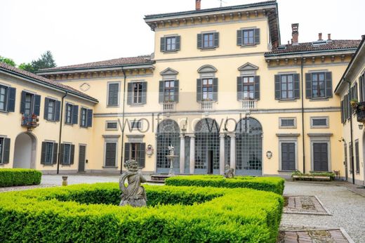 Apartment in Bresso, Milan