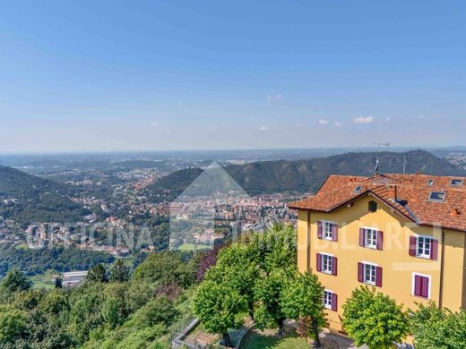Apartment in Como, Provincia di Como