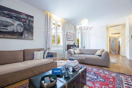 Apartment / Etagenwohnung in Genua, Ligurien