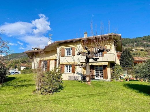 Villa à Pietrasanta, Lucques